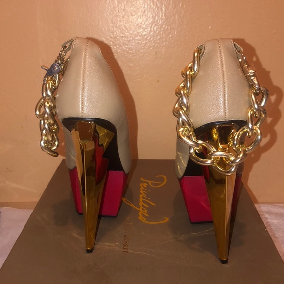 COPY - Nude and red heels - Picture 4 of 4